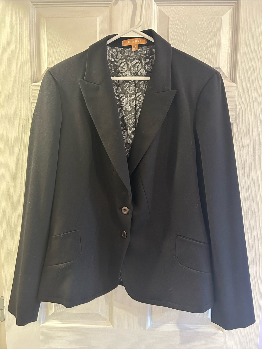 Ellen Tracy Black Two-Button Notch Lapel Blazer